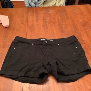 Mossimo black shorts